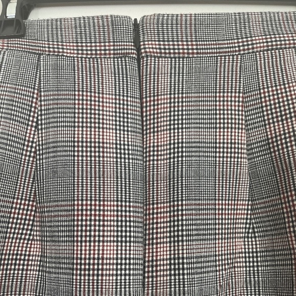 H&M Knee-length Houndstooth Skirt in Size 2 - Picture 5 of 6